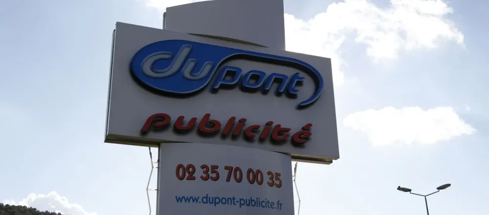 totem-dupont-publicite